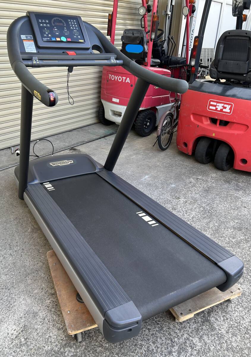 ◇TECHNOGYM(テクノジム) トレーニング機器 エキサイトラン600 ◇トレーニング ラン レッグ 筋トレ◇②I0000961-3拍卖