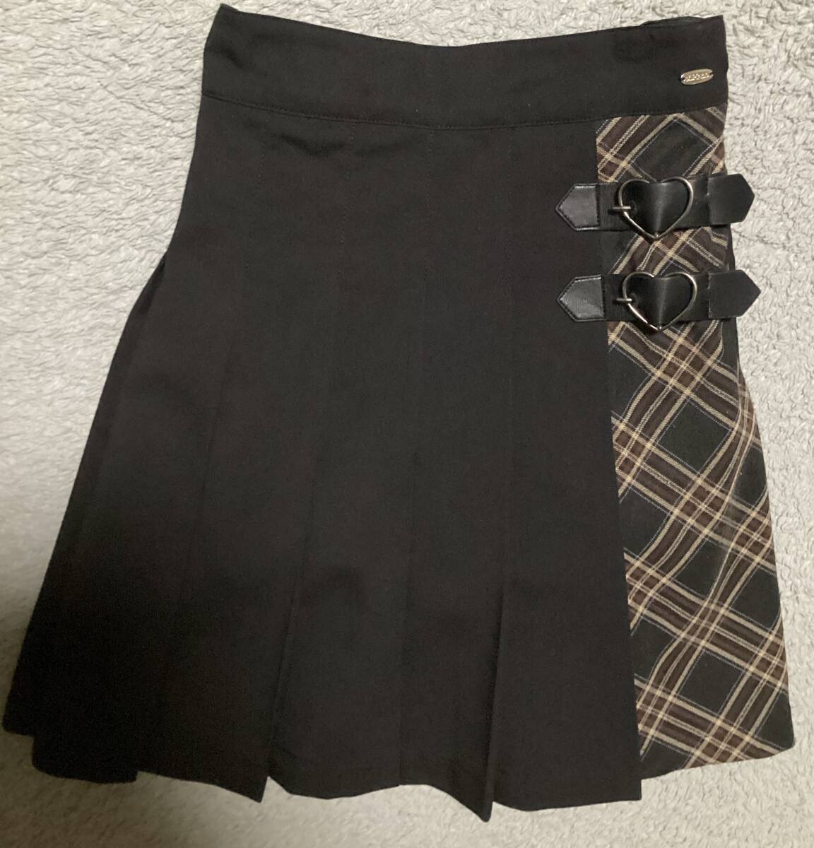 未使用 メゾピアノ 黒茶チェック柄 スカート(中に短パン) スカパン 150センチ拍卖