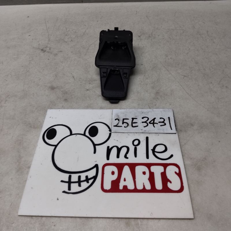 KE2AW CX-5 純正 室内カメラ 2Z7-28-5/25E3431*同梱不可拍卖