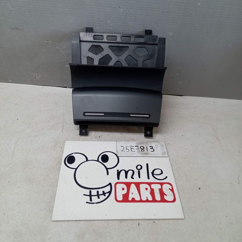 8PCAX A3 純正 灰皿 2Z3-10-4/25E3813*同梱不可拍卖