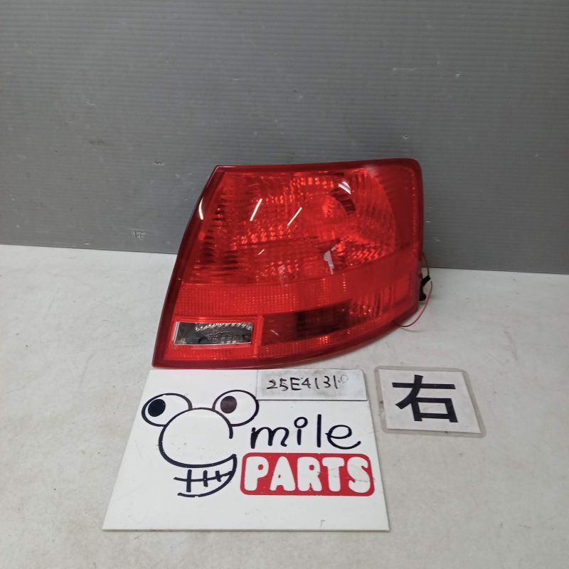8EBGBF A4アバント 純正 右テールランプ 2Z6-10-1/25E4131*同梱不可拍卖