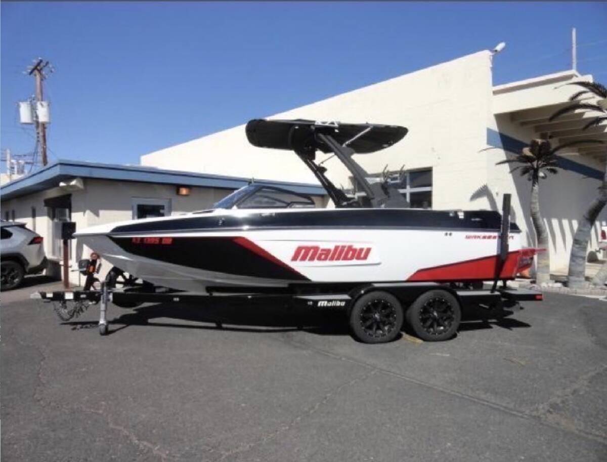 2021年登録 マリブ Mallbu wakesetter 21ft・280PS・定員12人・プレジャーボート・小型ボート・ウエイクボード拍卖