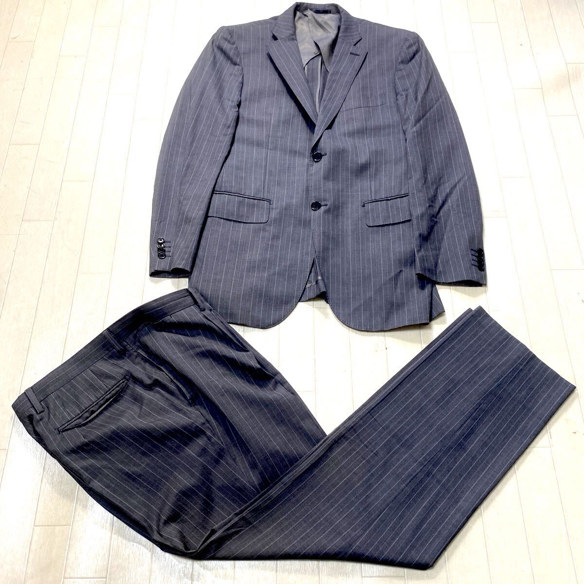 O22☆ TAKEO KIKUCHI タケオキクチ セットアップ スーツ ビジネス メンズ 5 グレー ストライプ拍卖