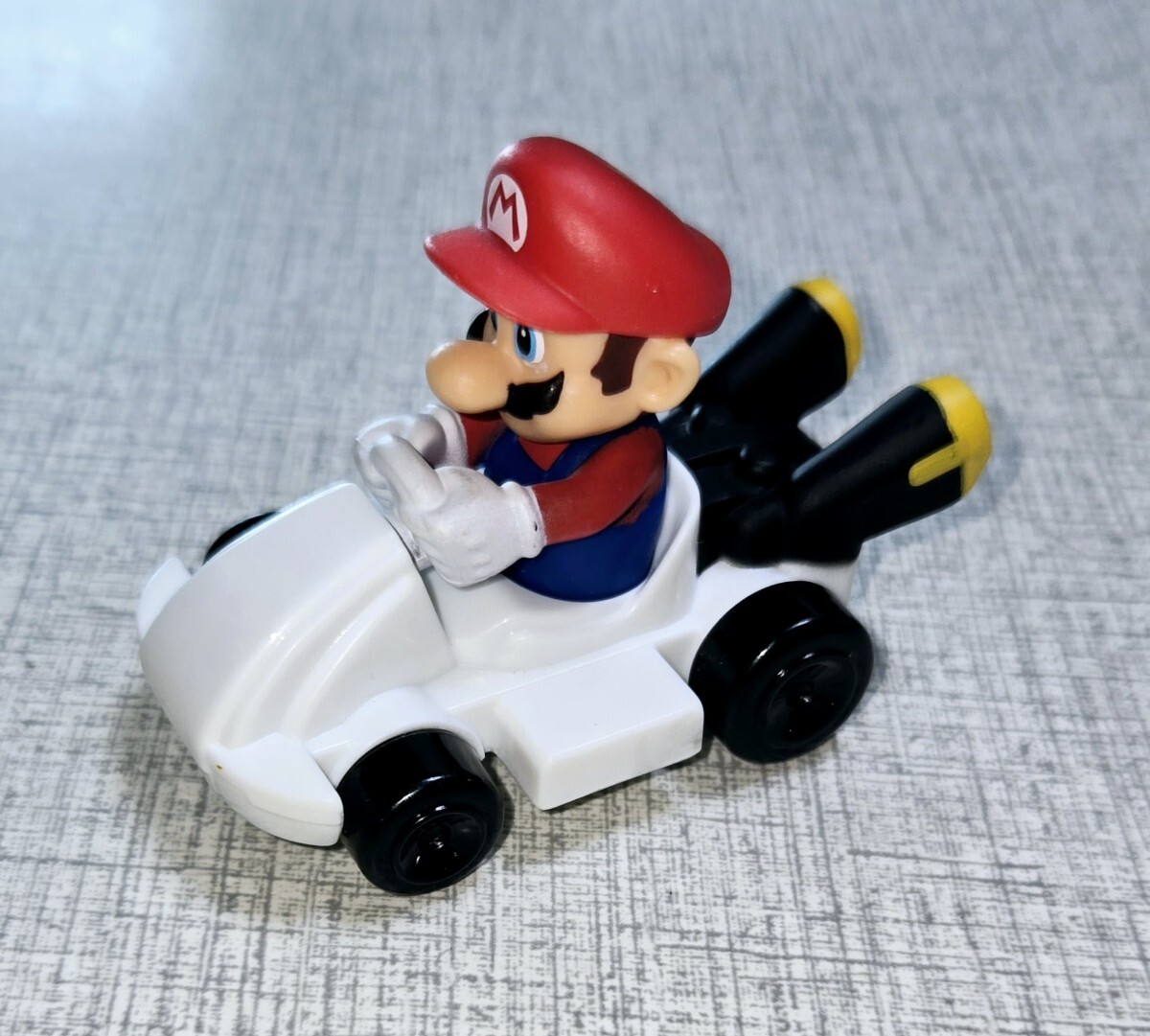 マリオカート  ミニカー トイ  白 ホワイト 車 キャラクター マスコット フィギュア 人形 玩具 おもちゃ ゲーム 拍卖