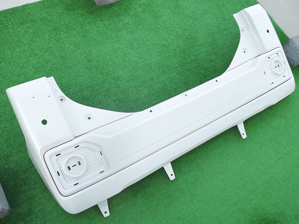 ☆ガーニッシュ付,送料安,ホワイトパール★ウェイクLA700S/LA710Sリアバンパー,ハイゼットキャディーLA700Aピクシスメガ白リヤバンパーRe:P拍卖