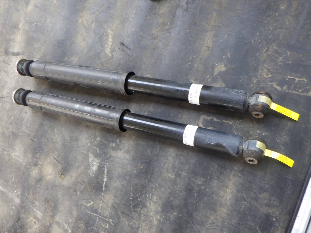 杉B2 即決! JH3 N-WGN リアショック 漏れなし拍卖