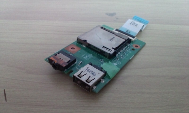 〇【動作未確認・現状販売品】Lenovo B590 SDカードリーダー・USB・イヤホンジャック基盤 ①拍卖