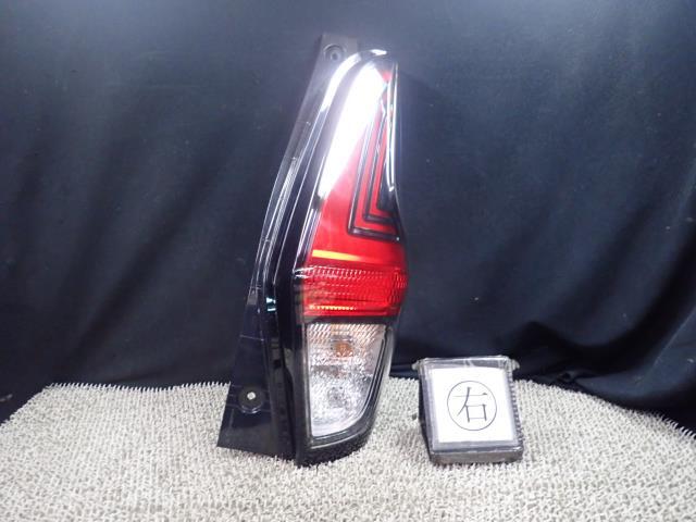 デイズ 5AA-B44W 右テールランプ M11W13 26550-7ME0A拍卖