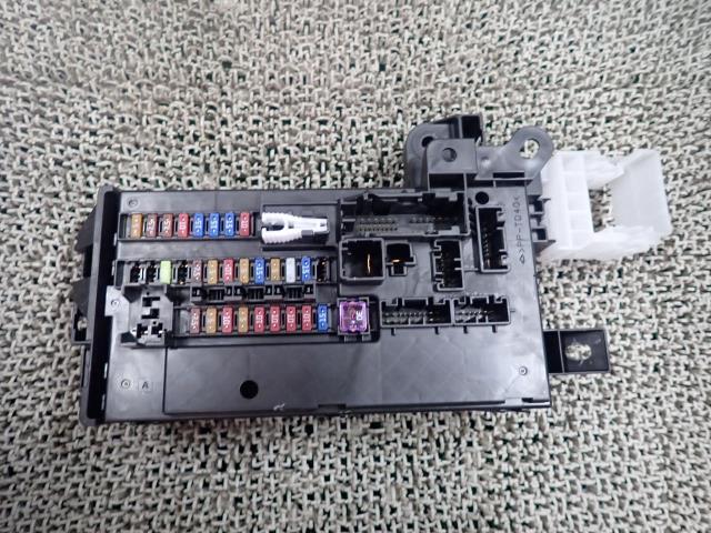 ムーヴ DBA-LA150S ヒューズボックス X07 82600-B2790拍卖
