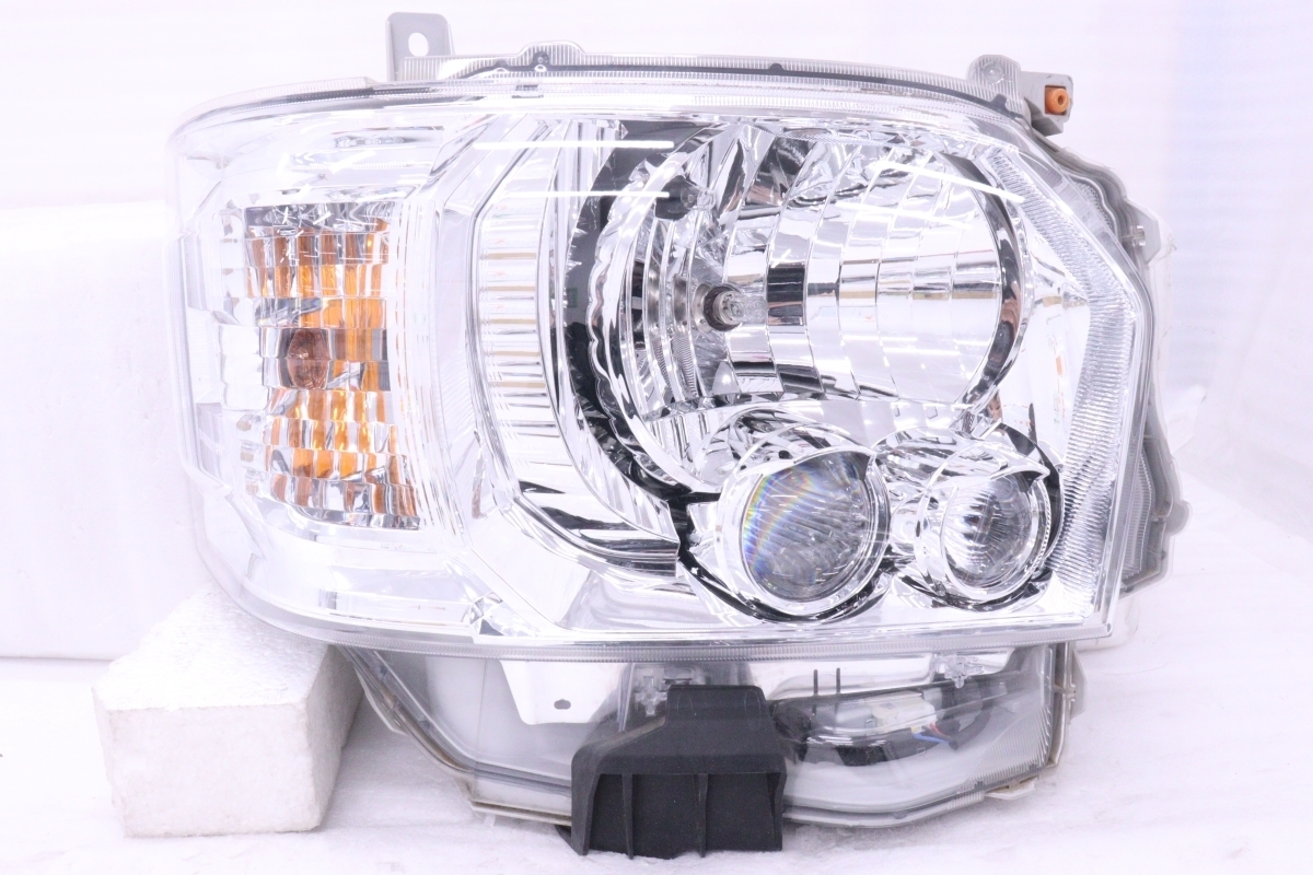 54-700★美品★4型~ LED 200系 ハイエース★右ヘッドライト ミドルルーフ KOITO 26-137 打刻:84 ASSY メッキ 純正★トヨタ (YM)拍卖