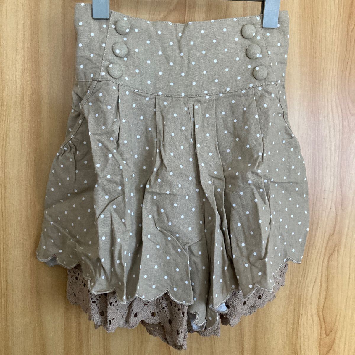 ◆超美品◆ ハイウェスト ドット フレアーショートパンツ ウエストゴム ベージュ系拍卖