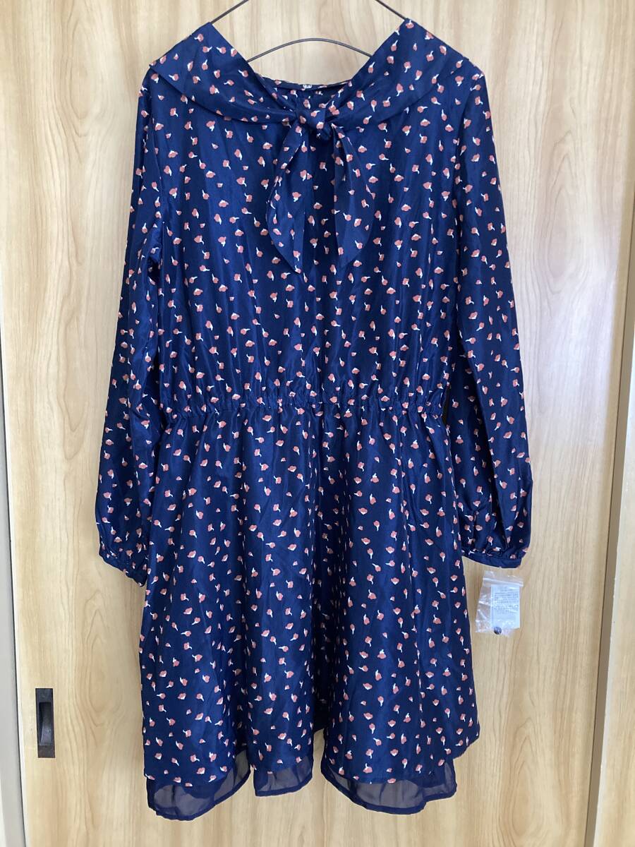 ★★タグ付き 未使用★★ ボウタイ付き(取り外し可) 小花柄 ワンピース ネイビー拍卖