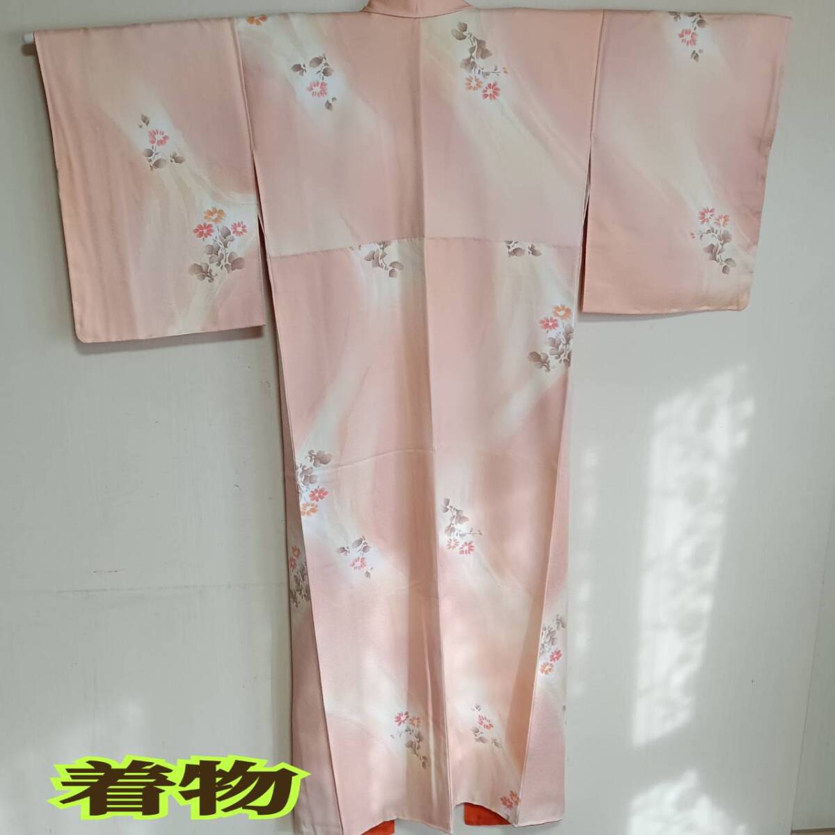 着物 ◆ 身丈 約147.5cm 正絹 和服 淡い サーモンピンク系 グラデーション オレンジ系 花柄 ◆ レディース きもの拍卖