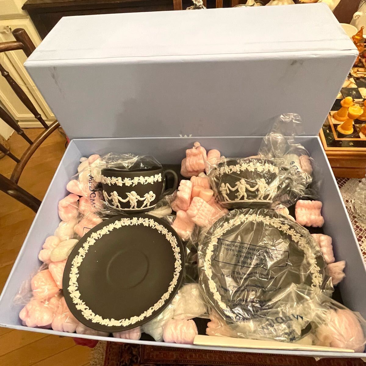 新品 未使用 ウェッジウッド ジャスパー ブラック カップ&ソーサー 箱入り 直筆サイン英国 黒 ティーカップ C&S拍卖