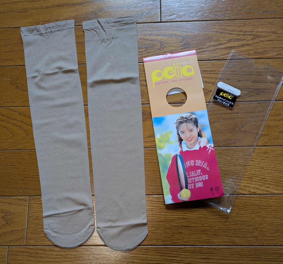 【pettia】ペティア・レディース・ハイマルチ サポート ハイソックス・超薄手生地・フリーサイズ・ハニーブラウン・カラーソックス拍卖