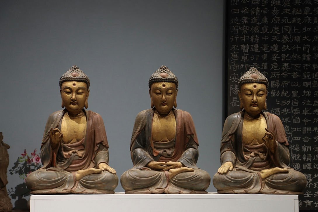 ▼渡鶴羽▼A5109明時代 楠木彩絵 三世仏 楠木細工彫刻★仏教古美術★仏像★細密細工★廃寺旧蔵★廃寺買出品拍卖