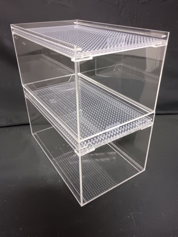 積み重ねてもズレなく通気の良いケージのセット 特別価格2本で¥5980での提供 爬虫類・小動物・ 両生類 ・ 昆虫飼育ケース拍卖