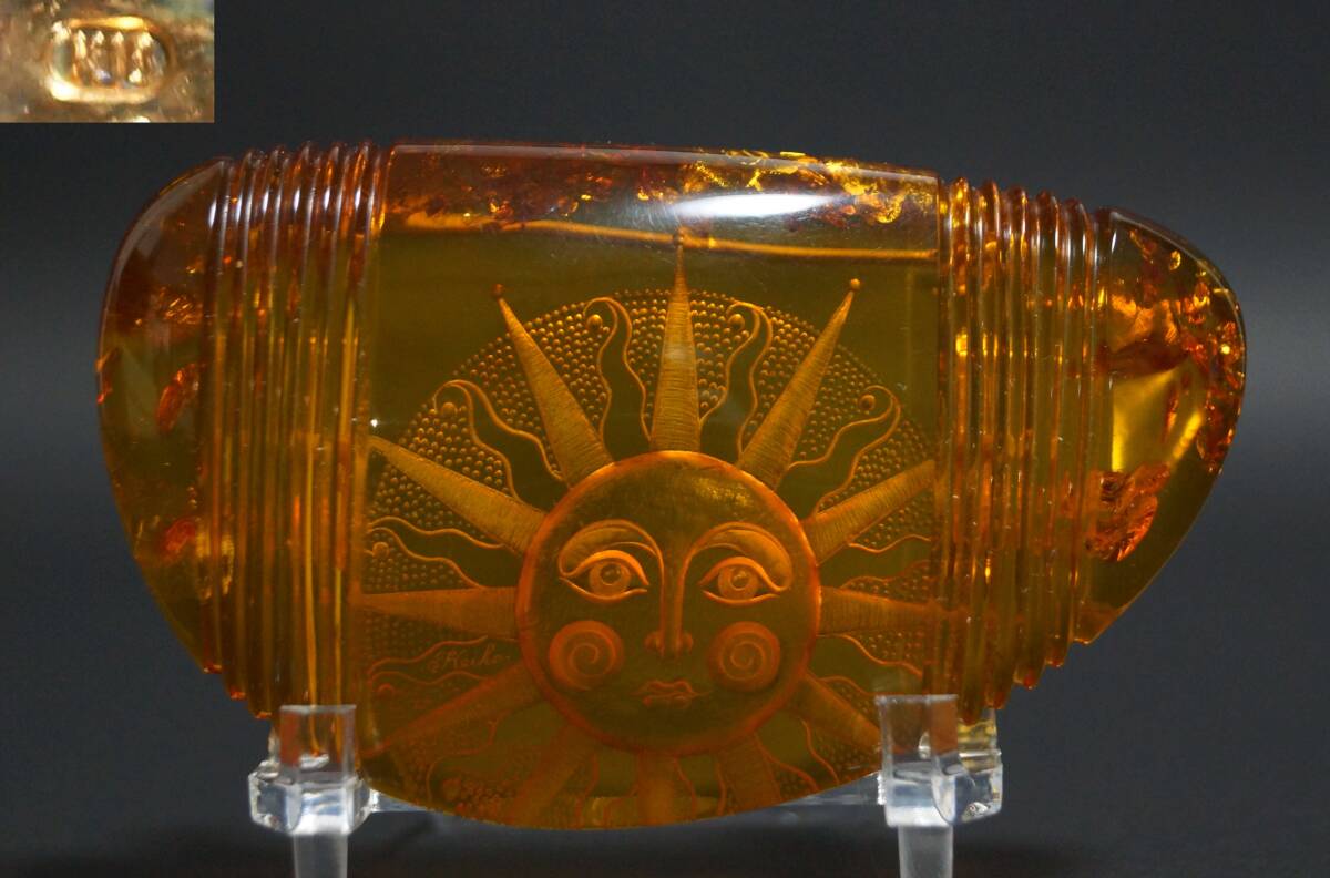 【閑】大きな天然琥珀ブローチ 細工彫り『太陽神』K18金具/帯留シルバーSV留め具 兼用 重さ36g鑑別書付き★美しいブローチ希少品★7D0420拍卖