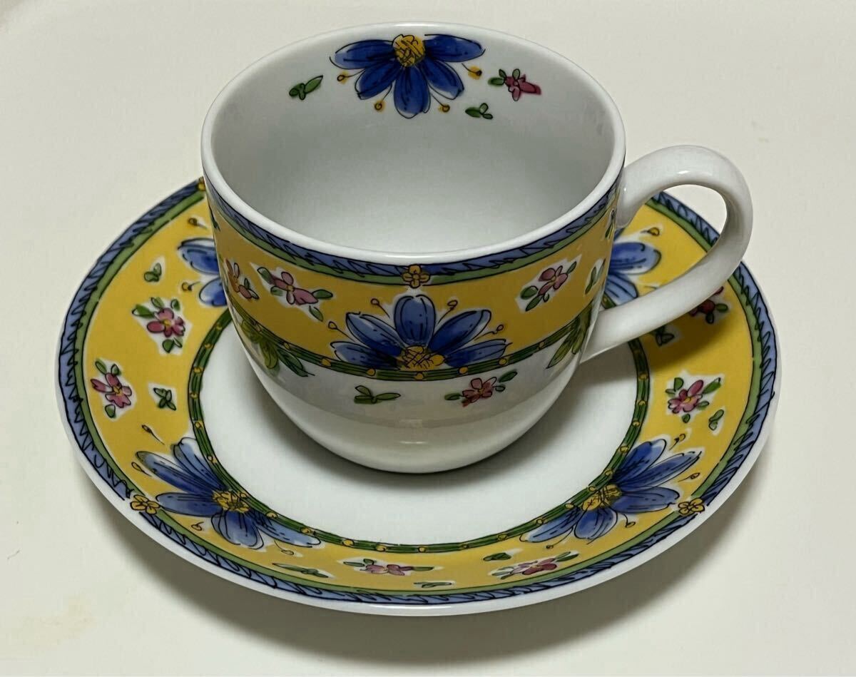 新品☆高級ブランドNARUMI☆カップ&ソーサーセット 花柄 可愛い デザート皿 未使用品 コーヒー ハーブティー 綺麗ボタニカル拍卖