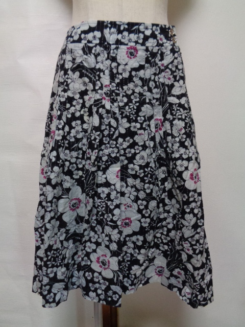 美品*バーバリーロンドン*38*綿スカート*花柄スカート*夏スカート*綿100%*黒*ロゴ入り*春夏秋*三陽商会拍卖