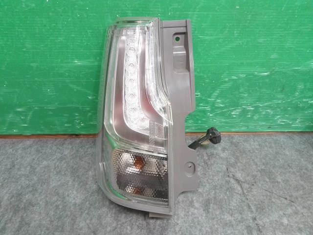 ソリオ DAA-MA36S 左テールランプ BANDITハイブリッドMV 35670-81PA0拍卖