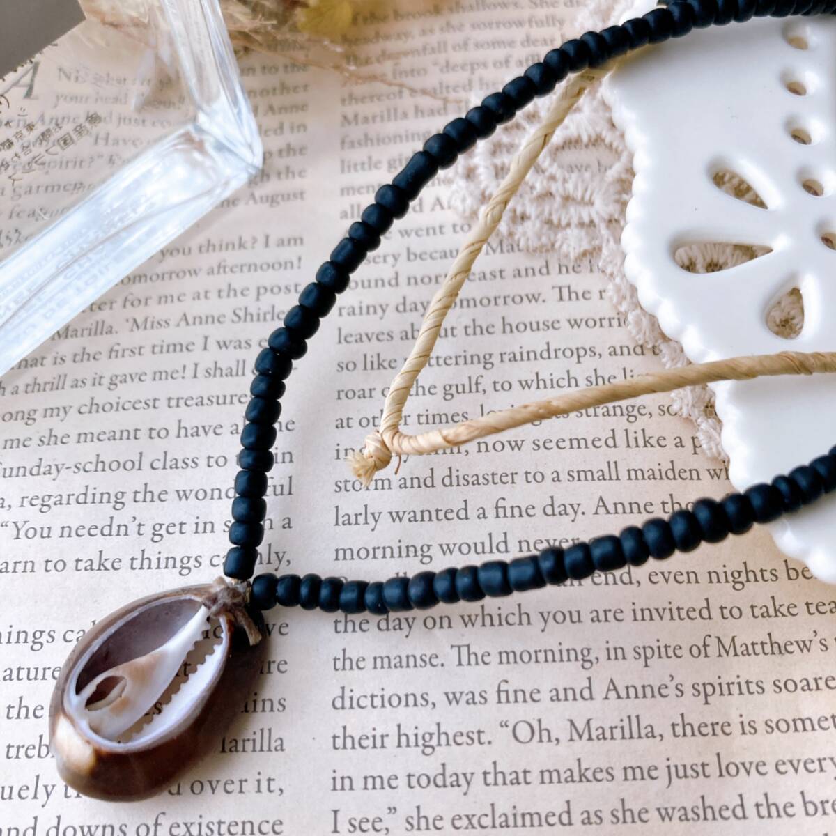 ネックレス ロング 貝殻 ビーチジュエリー アンティークビーズ 天然素材 黒 ユニセックス☆Vintage jewelry accessories R0375 拍卖