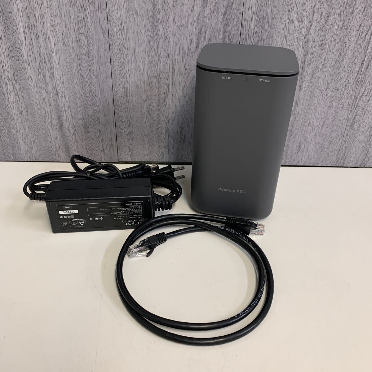 y041803m docomo ドコモ 5G ルーター HR01 Wi-Fi 無線LAN ダークグレー ★正常動作品拍卖