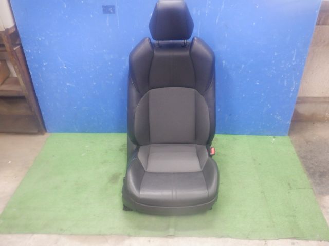 ★カローラクロス 3BA-ZSG10 Z★ドライバーシート拍卖