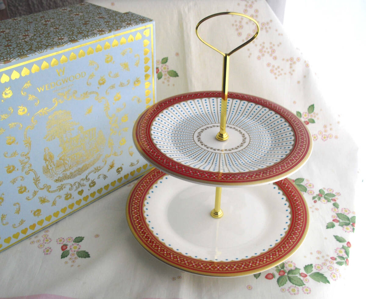ウェッジウッド クイーンオブハート ケーキスタンド未使用拍卖