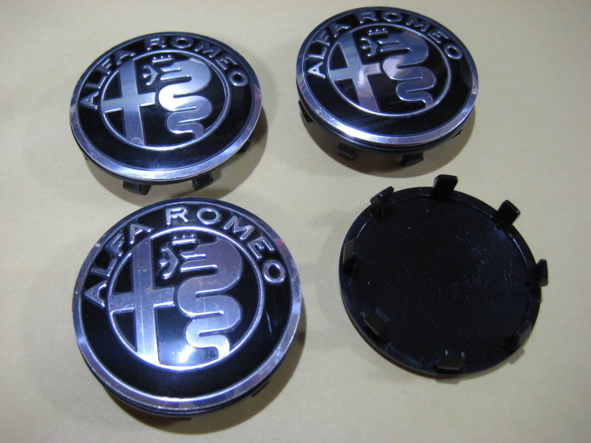 新品!4枚セット アルファロメオ純正ホイールキャップ用50mm エンブレム シルバー黒 モノトーン155/164/145/GTV/Spider/156/166/147/GT/MITO拍卖