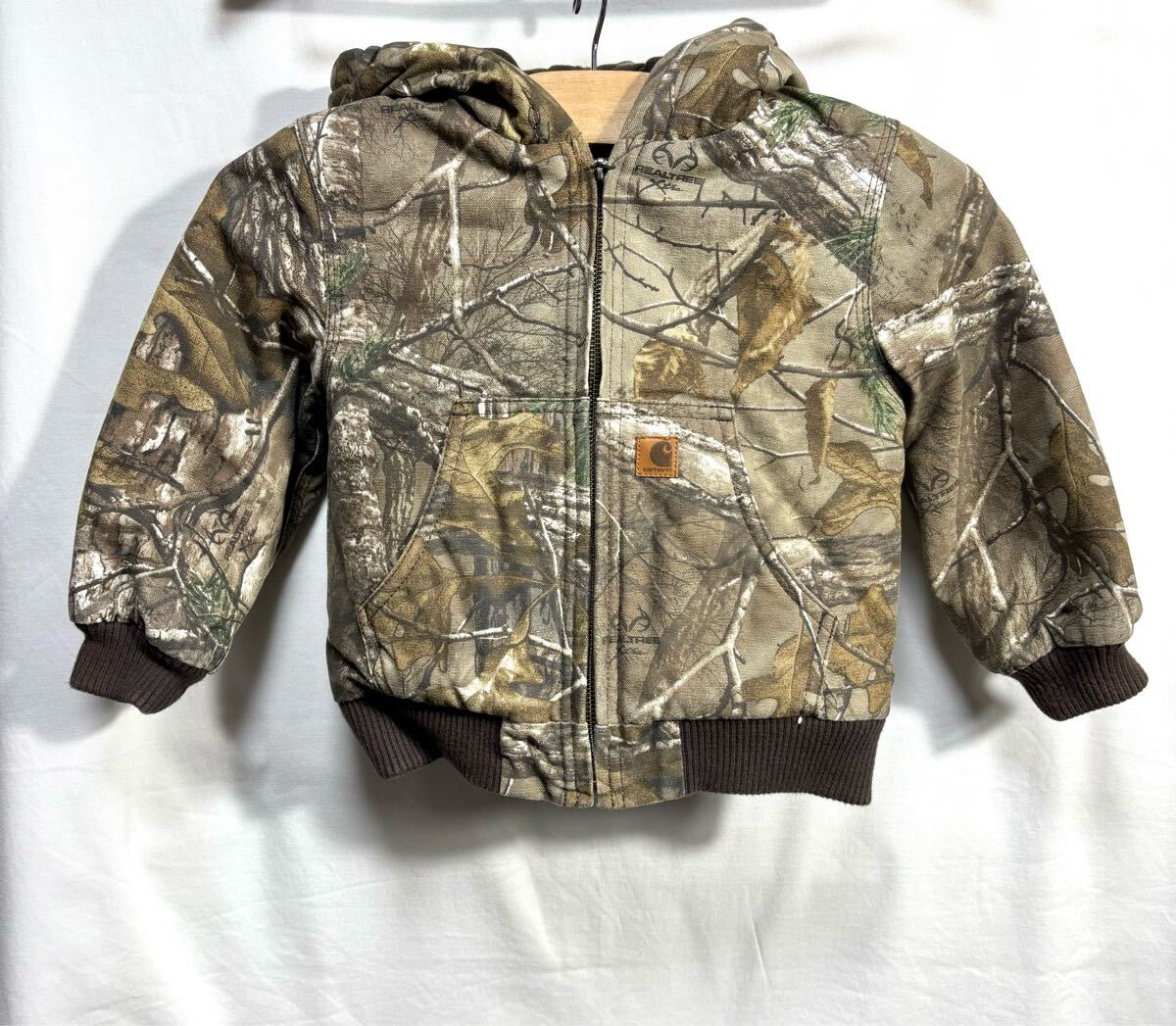 ■ 子供用 Carhartt カーハートアクティブパーカー リアルツリー柄 サイズ3T ダック地 古着 アメカジ ワーク ワンポイント ロゴ ■拍卖