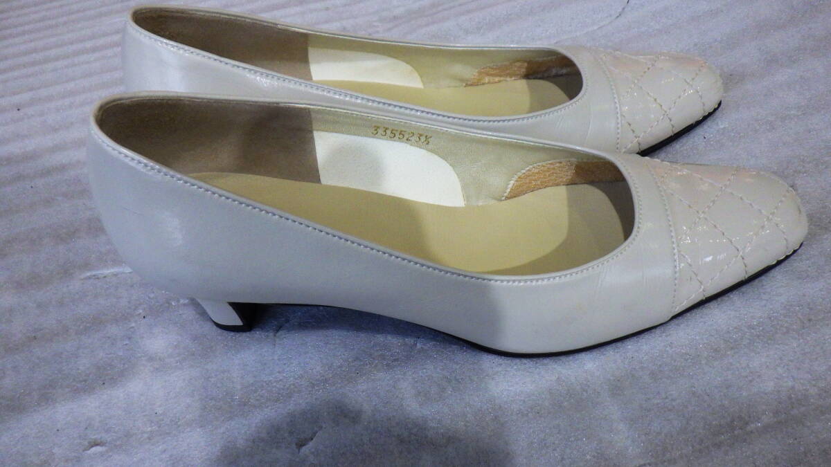 l,inaha 3355 MADE IN JAPAN 23.5cm 白 先白エナメル 靴底も綺麗な状態です拍卖