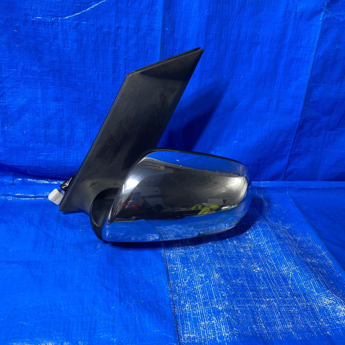 ◆トヨタ アイシス《ZGM10 ZGM15 ANM10》純正 ドアミラー 左(助手席側) サイドミラー Murakami 8320 メッキカバー付き コネクター7ピン◆拍卖