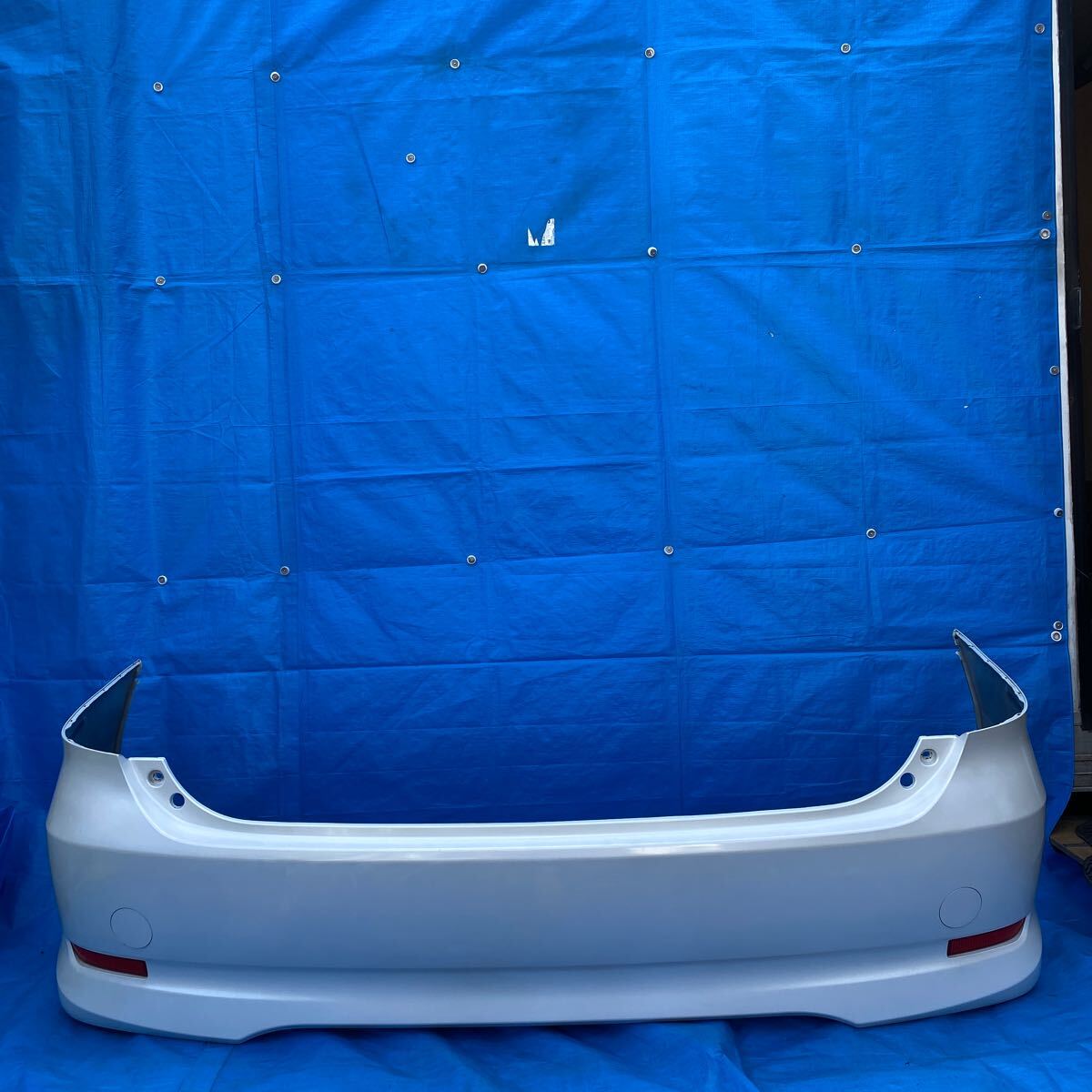 ◆トヨタ エスティマ《ACR50 ACR55 GSR50 GSR55 AHR20》純正 リアバンパー バックバンパー カラー 070 (パール) 52159-28560◆拍卖