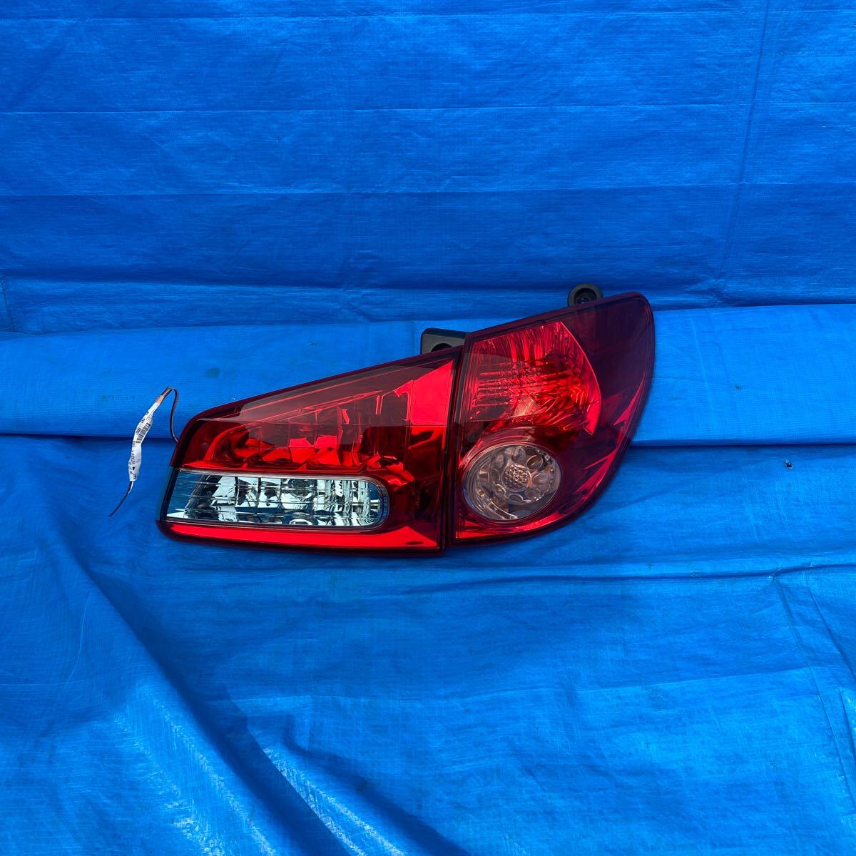 ◆ニッサン ウイングロード《Y12 NY12》純正 テールライト ガーニッシュ セット 右 (運転席側) KOITO220-24857 KOITO132-24857 動作OK◆拍卖