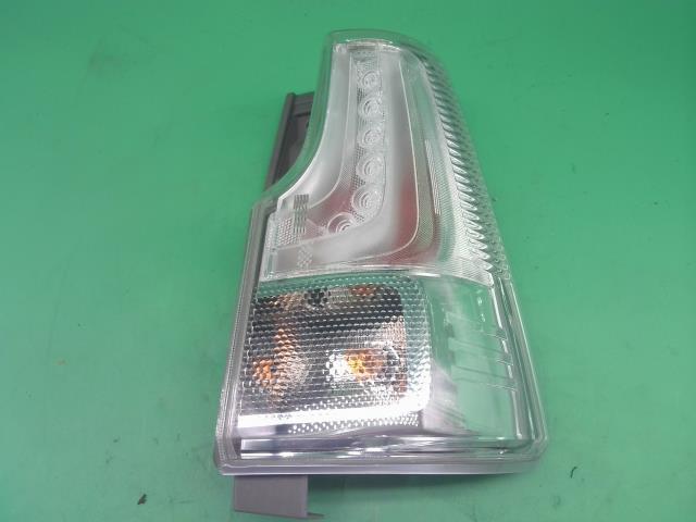 ソリオ DAA-MA36S 右テールランプ BANDITハイブリッドMV ZVW D179 35650-81PC0拍卖