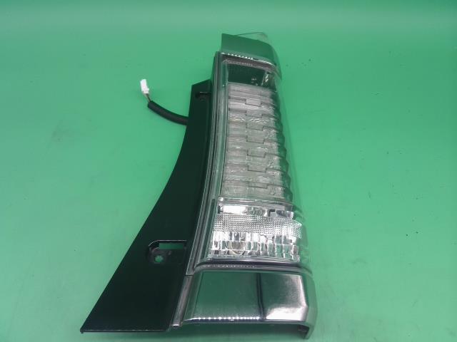 N-BOXスラッシュ DBA-JF1 右テールランプ G Lインテリアカラーパッケージ NH883P D106 33501-TDE-J01拍卖