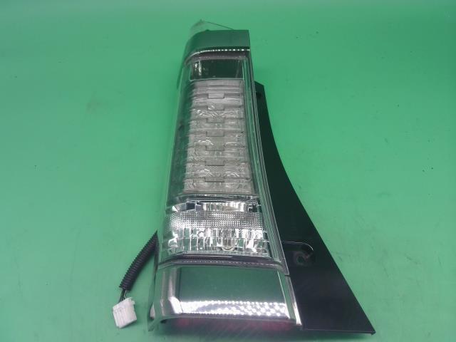 N-BOXスラッシュ DBA-JF1 左テールランプ G Lインテリアカラーパッケージ NH883P D106 33551-TDE-J01拍卖