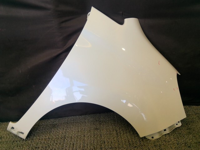 ソリオ DBA-MA15S フロント右フェンダー S Z7T 57611-54M10拍卖