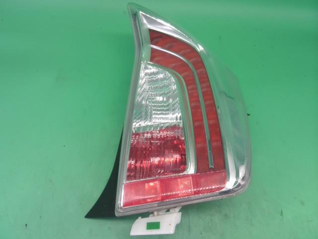 プリウス DAA-ZVW30 右テールランプ S 9AE 47-56 81550-47180拍卖