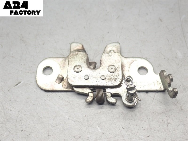 B1R7-0421 スズキ スカイウェイブ250S-3 シートロックホルダー 純正品 【CJ46A-106~ 動画有】拍卖