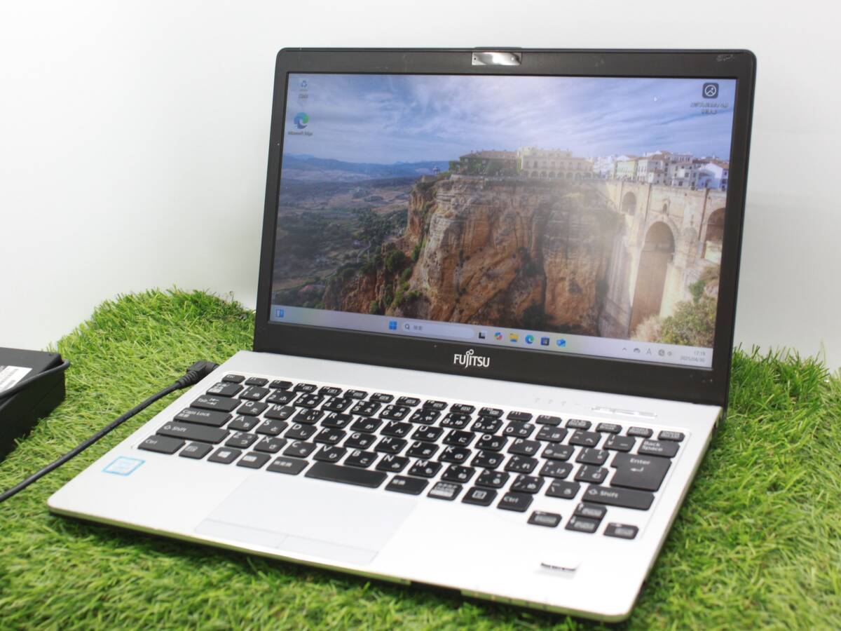 【お買得☆富士通】office付☆カメラ付☆ノート13.3インチ☆8GB/SSD256GB/Core i5-7300U(7世代)Win11Pro☆FUJITSU LIFEBOOK S937/S【7004】拍卖