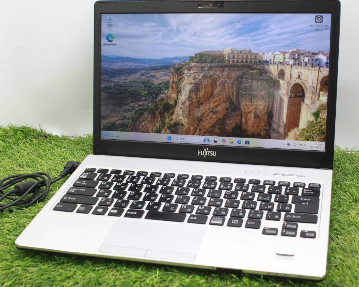 【お買得☆富士通】office&カメラ付☆ノート 13.3インチ☆8GB/SSD256GB/Core i5-7300U(7世代)/Win11Pro☆FUJITSU LIFEBOOK S937/S【7005】拍卖