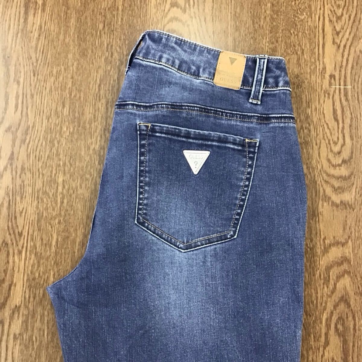 【GD328】GUESS 86(34) 色落ち加工 ジーンズ ジーパン デニムパンツ ストレッチ生地 ブランド古着 ゲス 送料無料拍卖