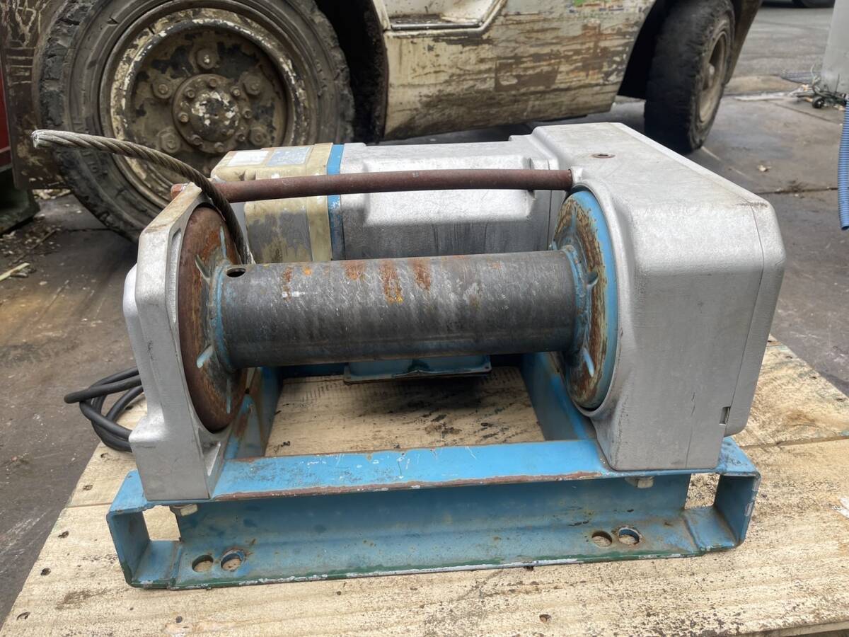 (HG05)中古富士製作所シルバーウインチ超軽量コンパクト 定格荷重50Hz(一層目 1000kg) 60Hz(一層目 1000kg) GX-410拍卖