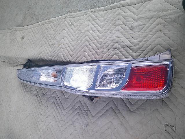 ムーヴカスタム DBA-LA100S 左テールランプ/テールレンズ 純正 イチコ D098 LED拍卖