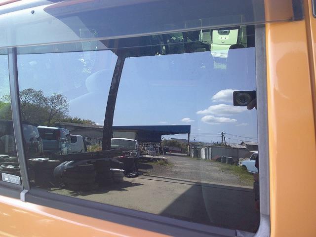 エッセ DBA-L235S 右リアドアガラス ガラスのみ M532 プライバシーガラス拍卖