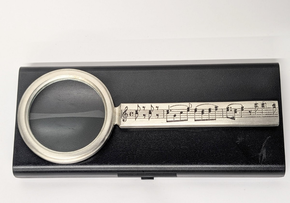 拡大鏡 手持ちルーペ オーストリア製 モーツァルト〈クライネ ナハトムジーク〉ハンドメイドピューター拍卖