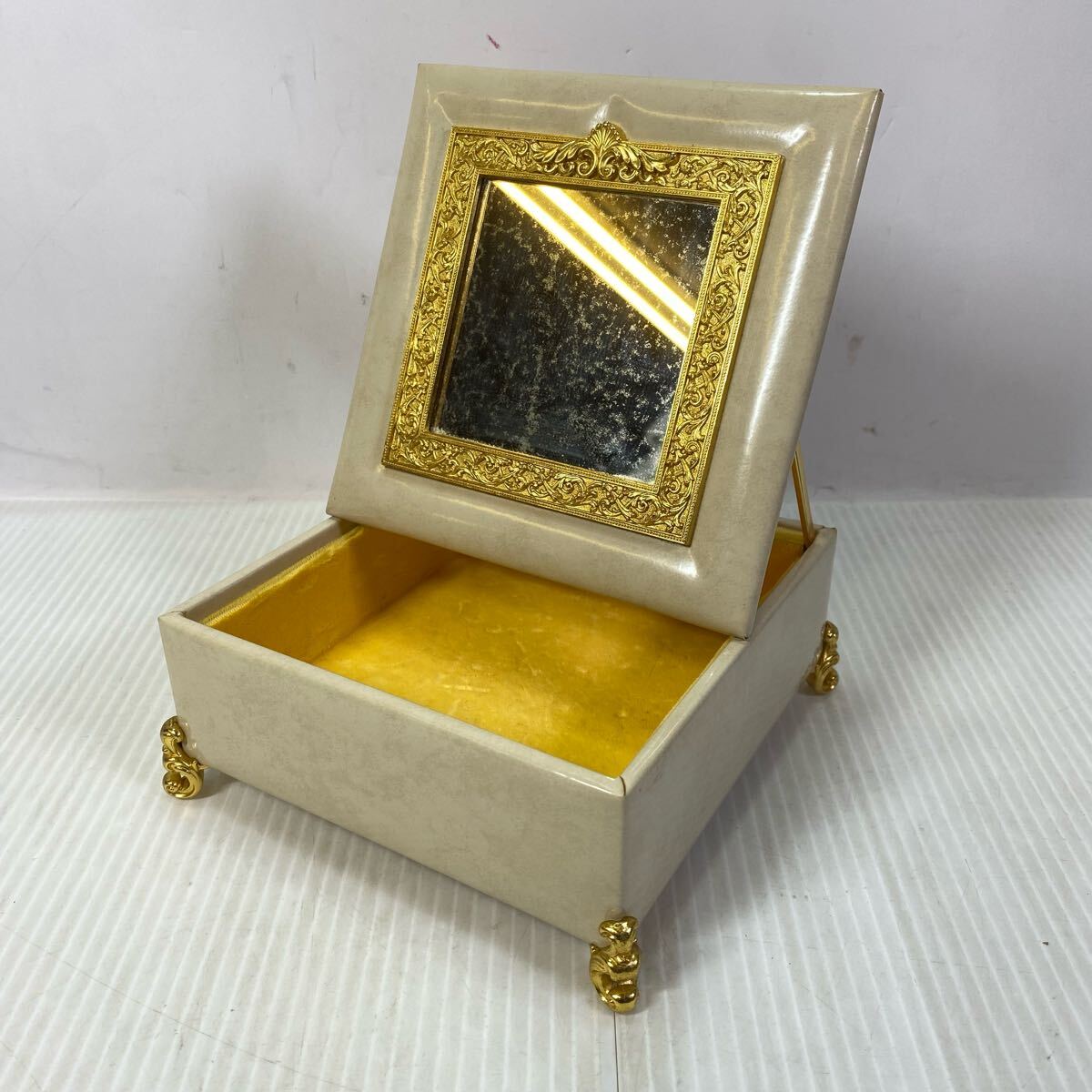 SHISEIDO 資生堂 ジュエリーボックス アクセサリーケース ミラー 鏡付き フェイクレザー レトロ 小物入れ 置物 インテリア 飾拍卖