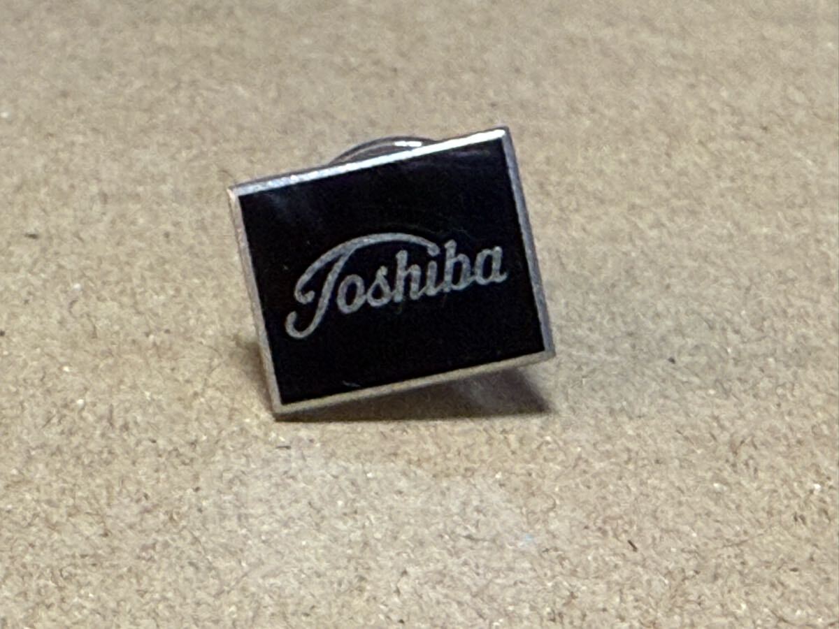 東芝 TOSHIBA 社員章 社章 旧ロゴ SILVER拍卖